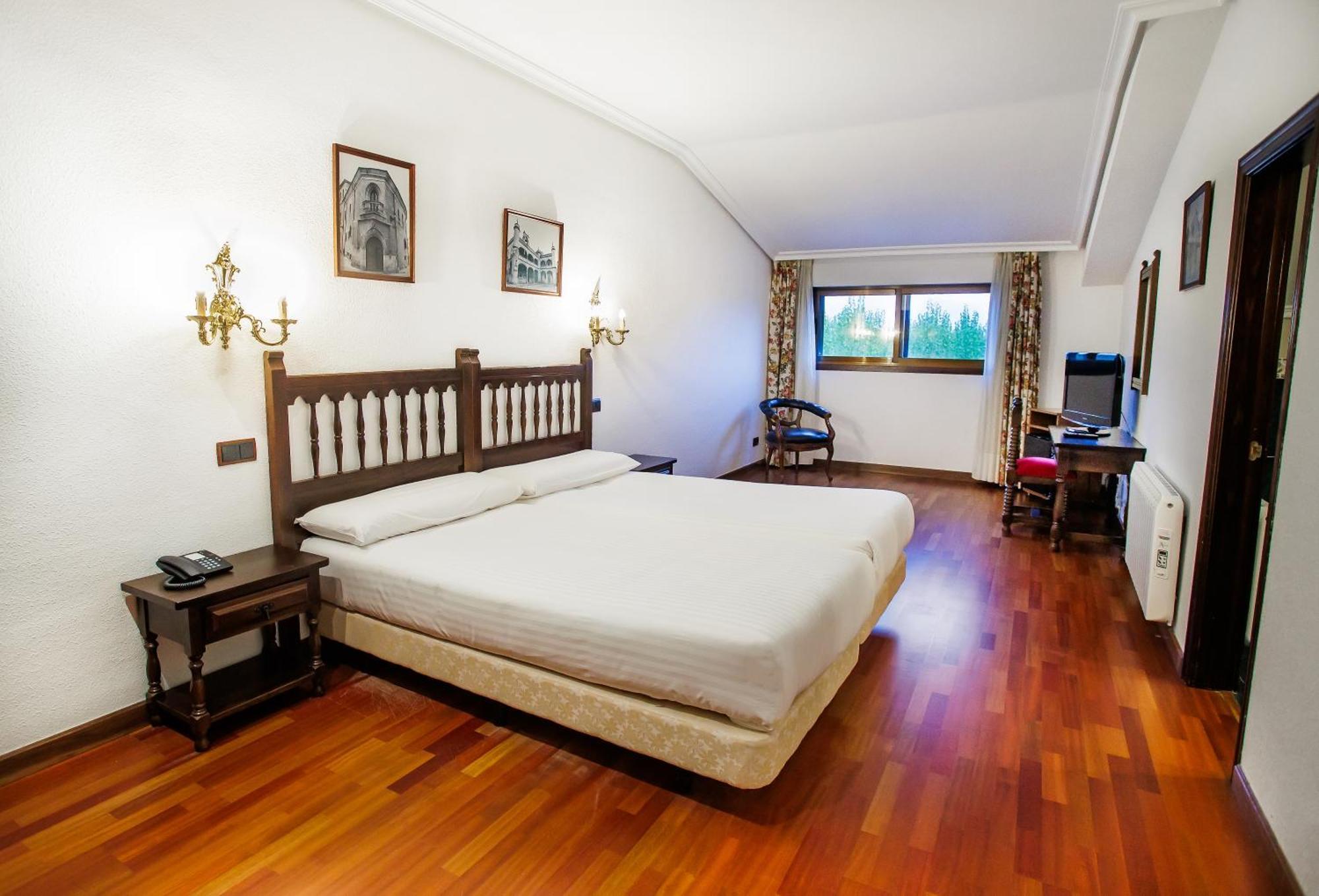 Hotel Conde Rodrigo II By Eme Hoteles Ciudad Rodrigo Ngoại thất bức ảnh
