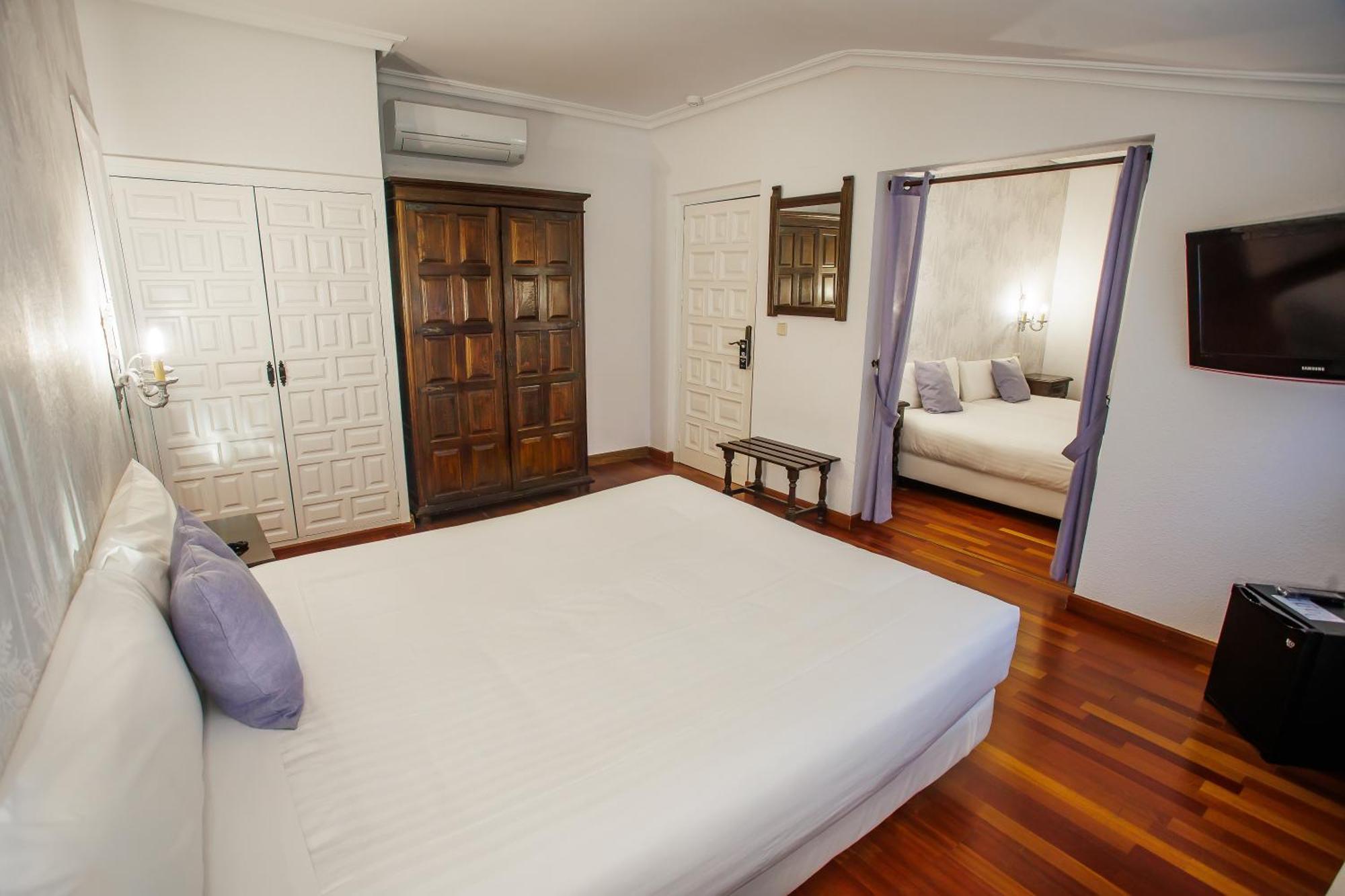 Hotel Conde Rodrigo II By Eme Hoteles Ciudad Rodrigo Ngoại thất bức ảnh