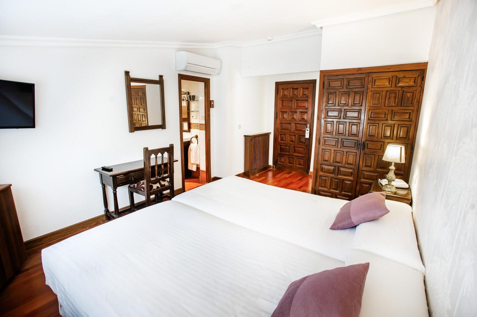 Hotel Conde Rodrigo II By Eme Hoteles Ciudad Rodrigo Ngoại thất bức ảnh